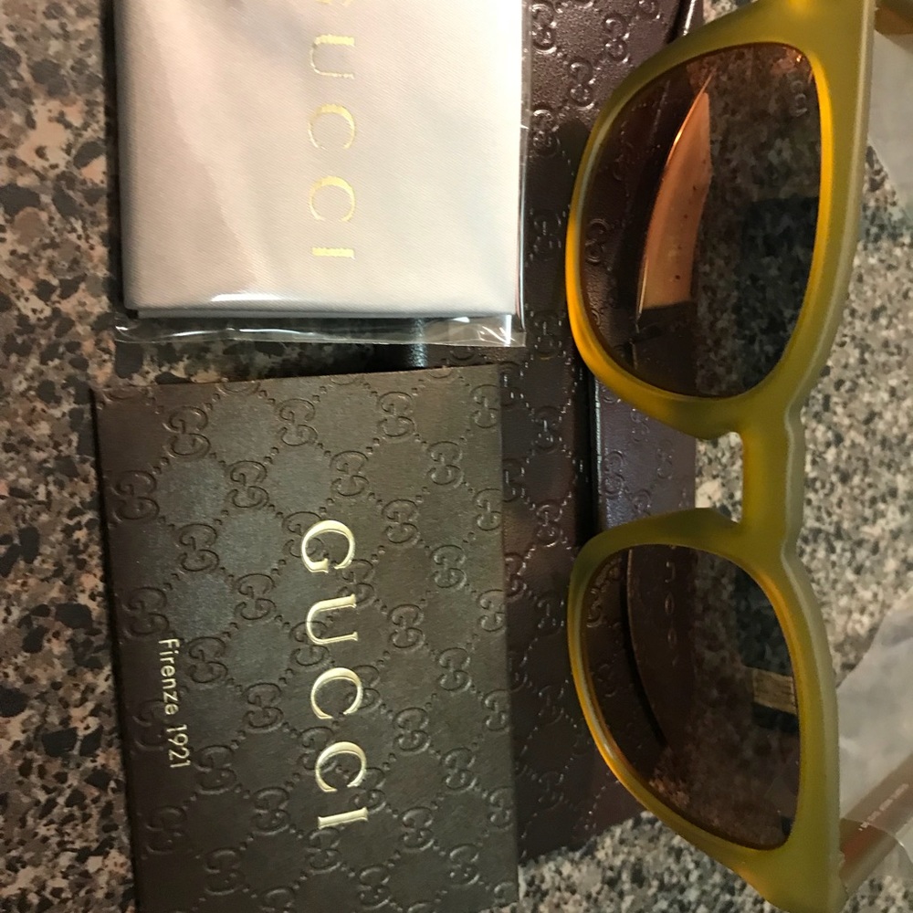 Gucci Sunglasses 🕶